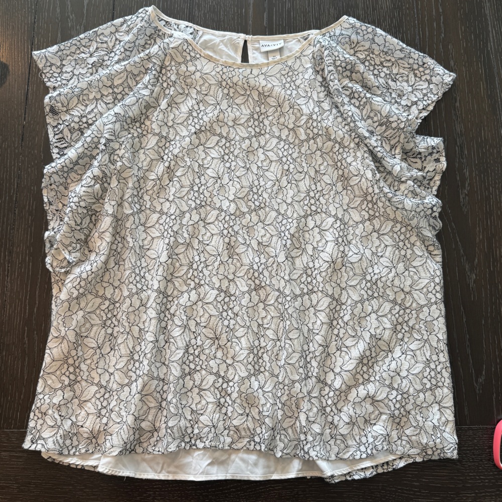 Ava & Viv Lace‎ Overlay Floral Flutter Sleeve Top